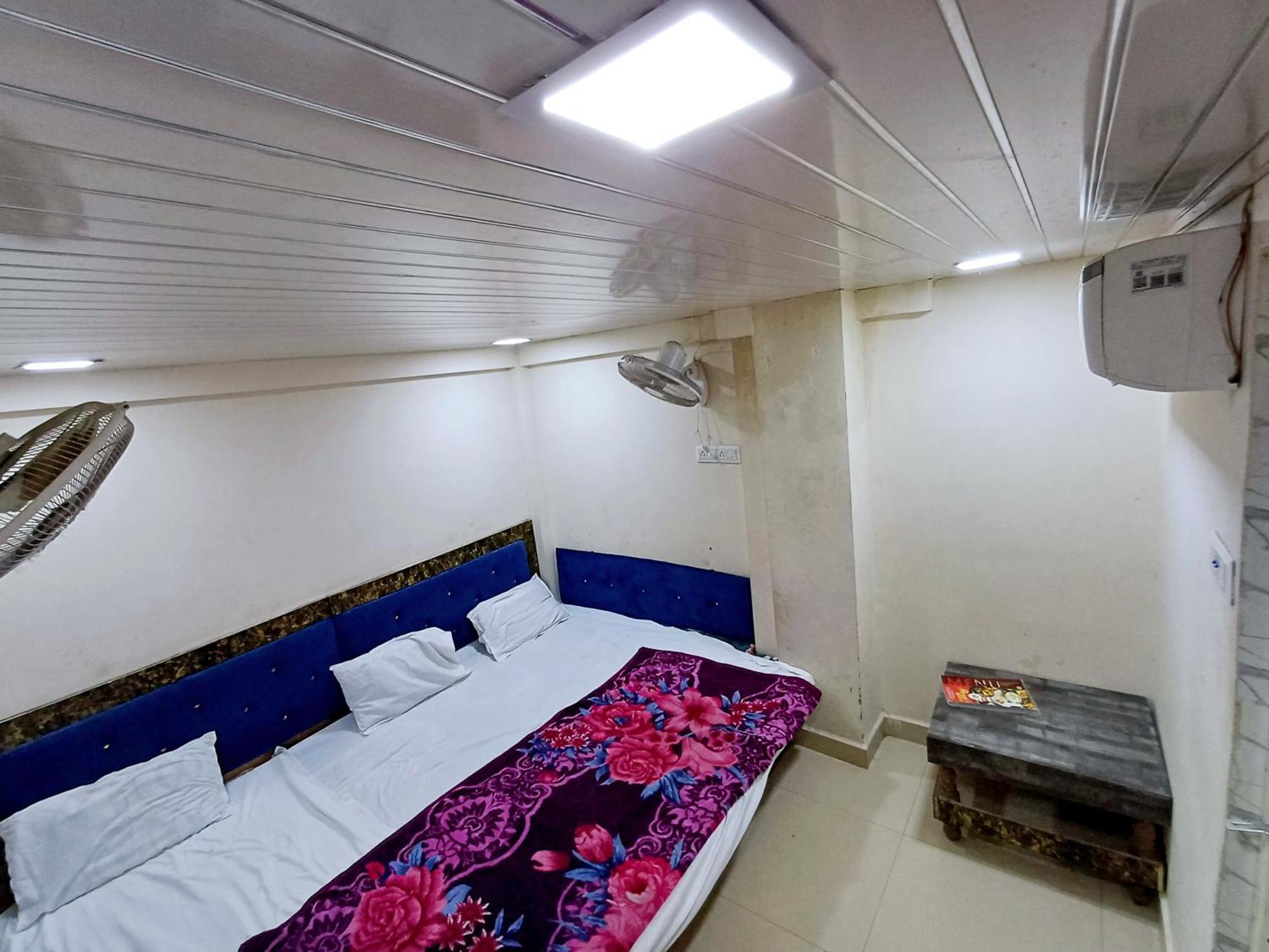 Hotel Blue Tower Inn Ujjain Bagian luar foto