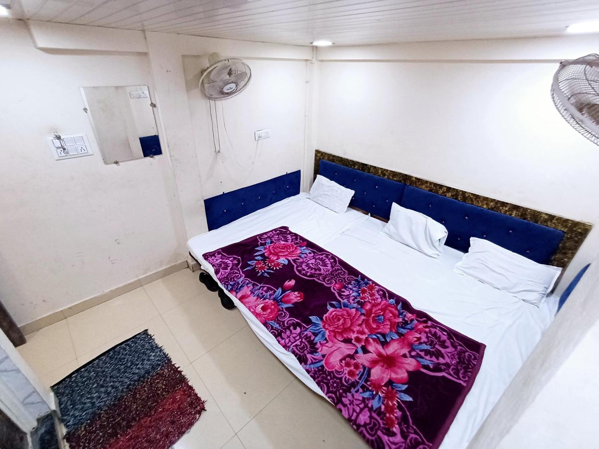 Hotel Blue Tower Inn Ujjain Bagian luar foto