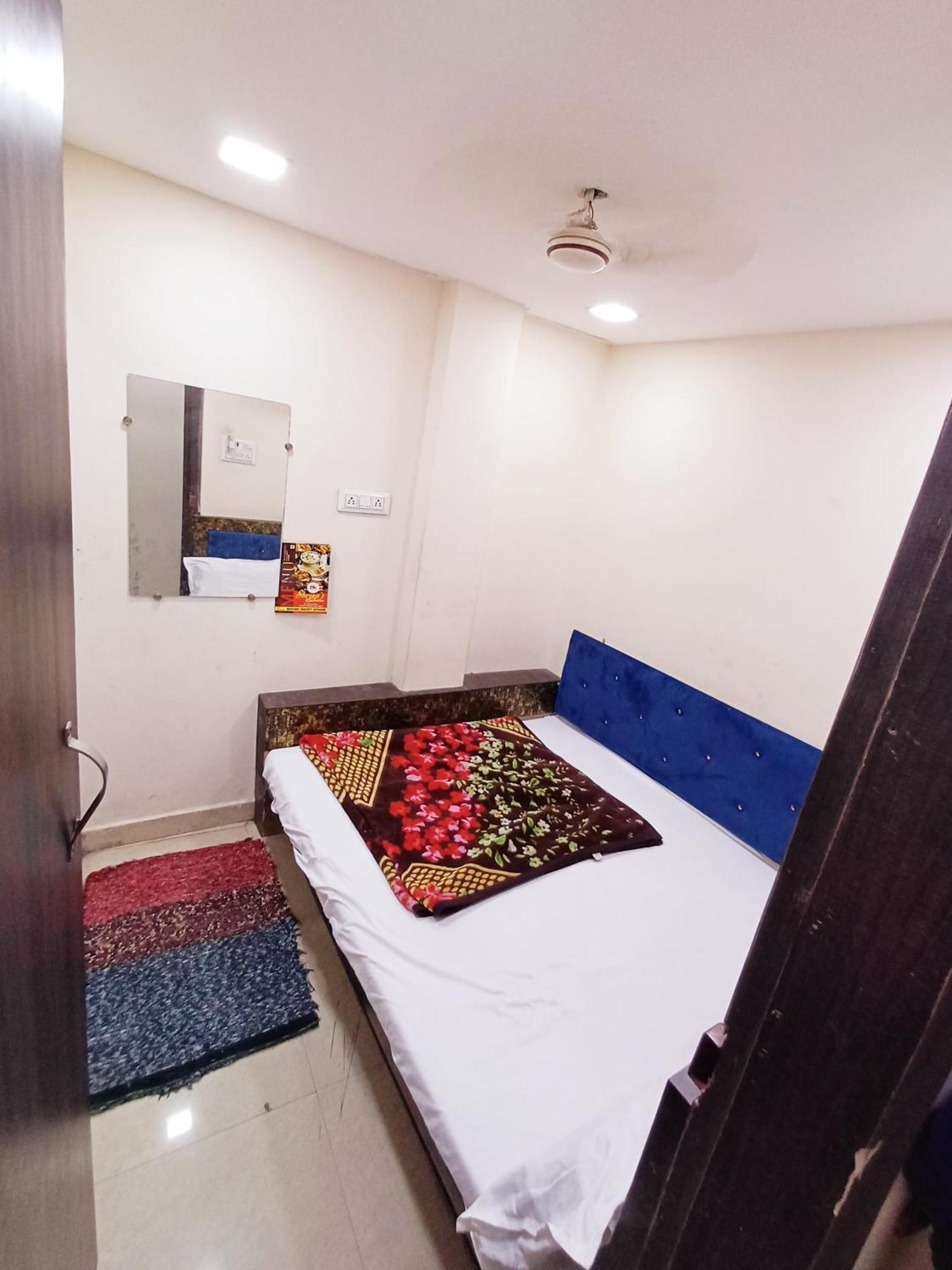 Hotel Blue Tower Inn Ujjain Bagian luar foto