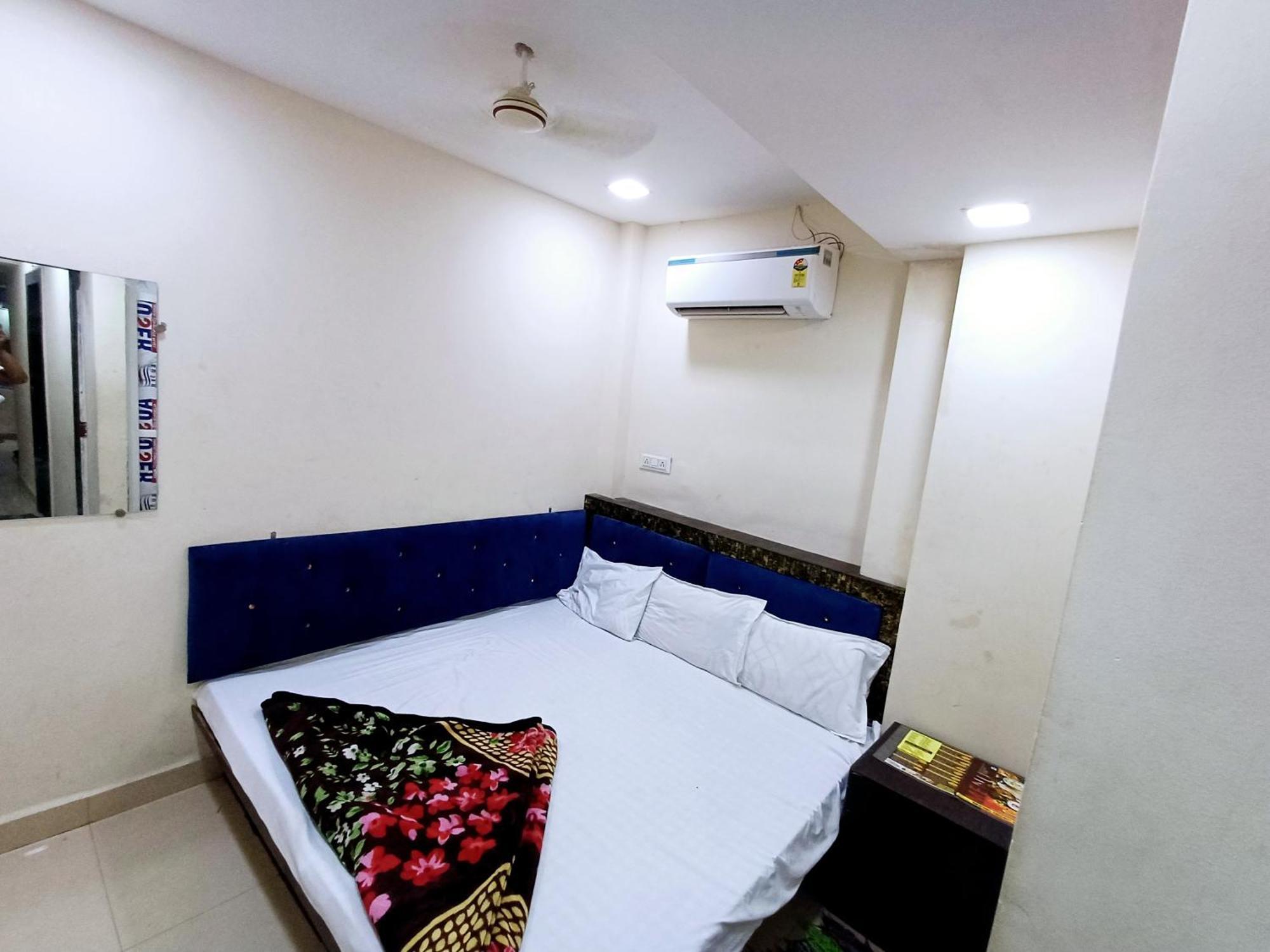 Hotel Blue Tower Inn Ujjain Bagian luar foto