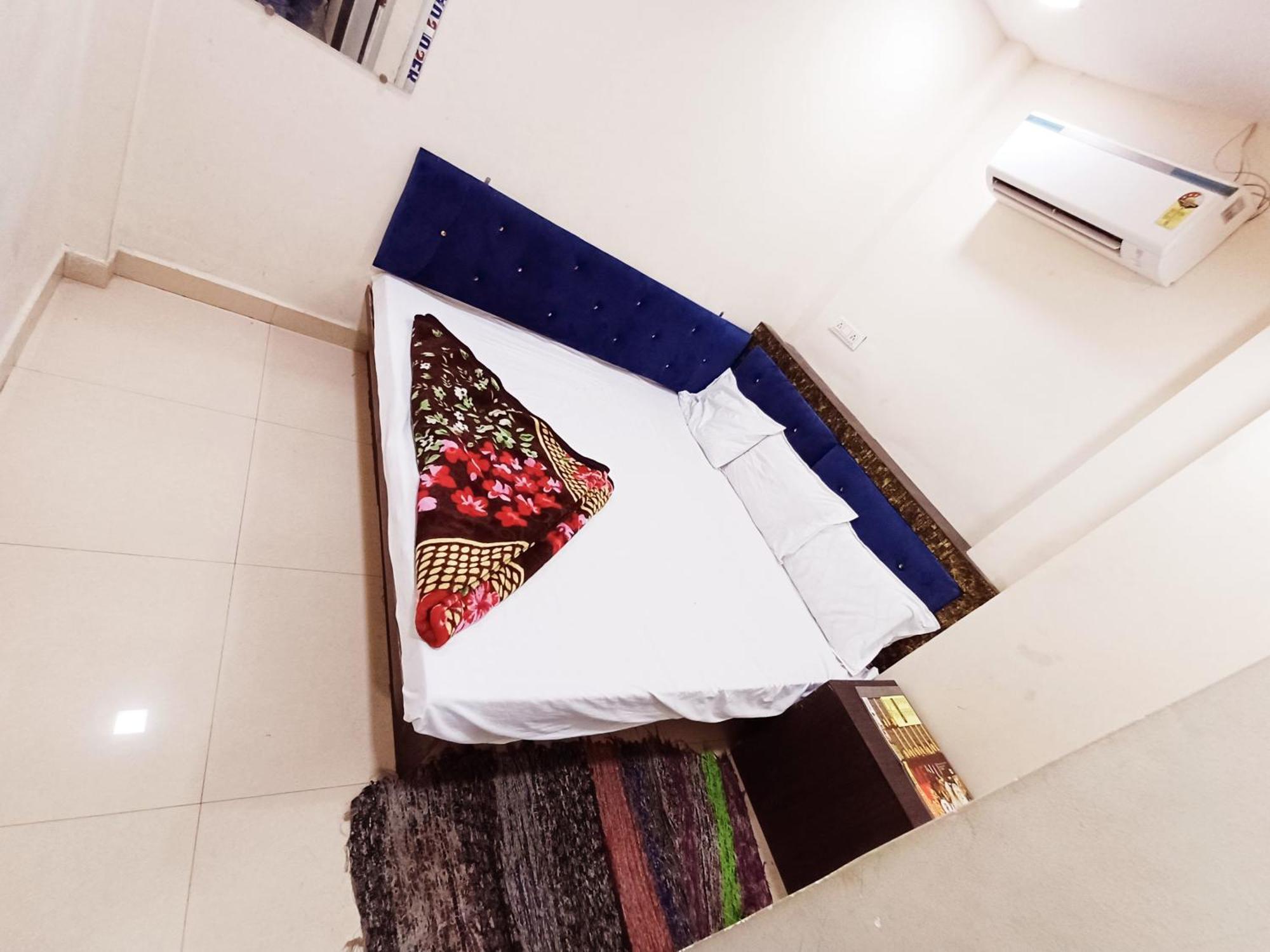 Hotel Blue Tower Inn Ujjain Bagian luar foto