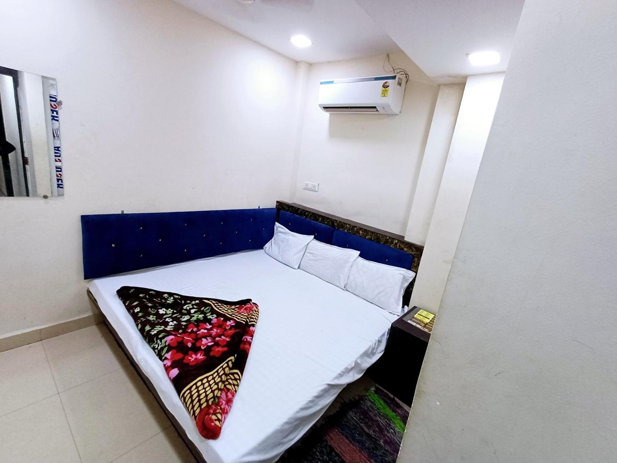 Hotel Blue Tower Inn Ujjain Bagian luar foto