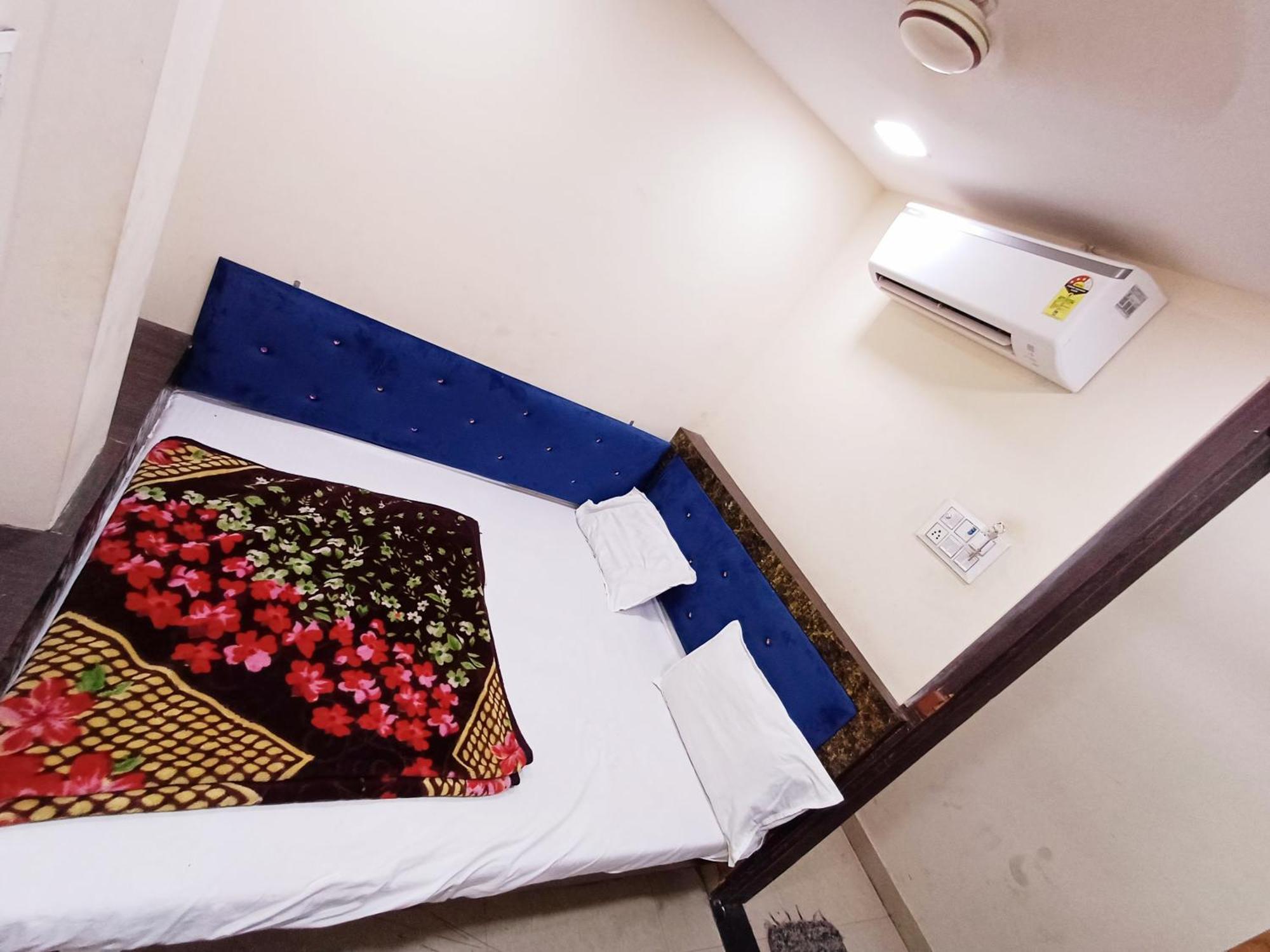 Hotel Blue Tower Inn Ujjain Bagian luar foto